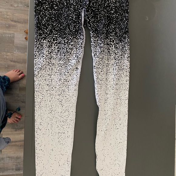 Athleta Pants - Athleta salt and pepper leggings